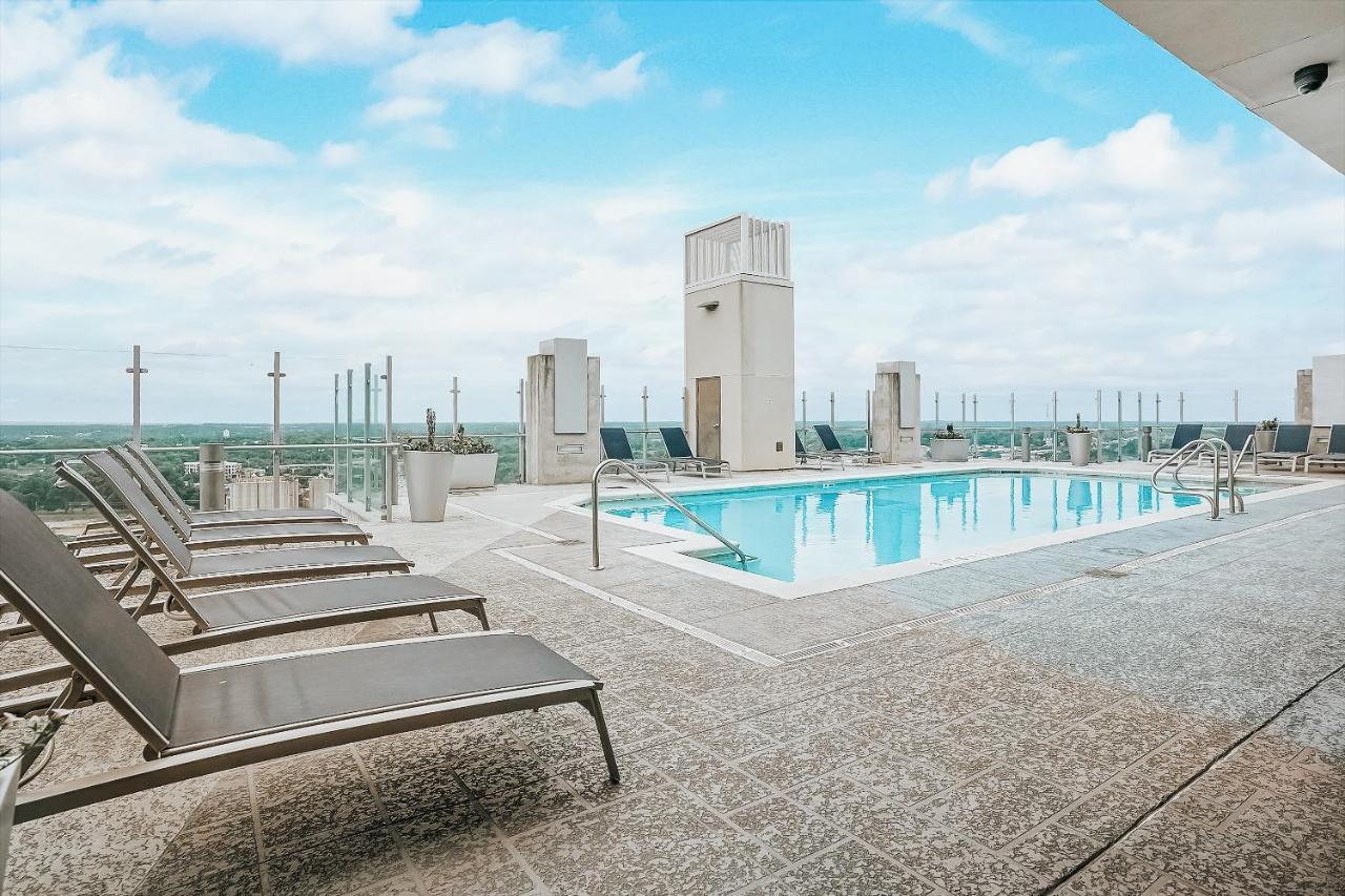 Frontdesk Skyhouse Apts Uptown Charlotte Apartamento Exterior foto