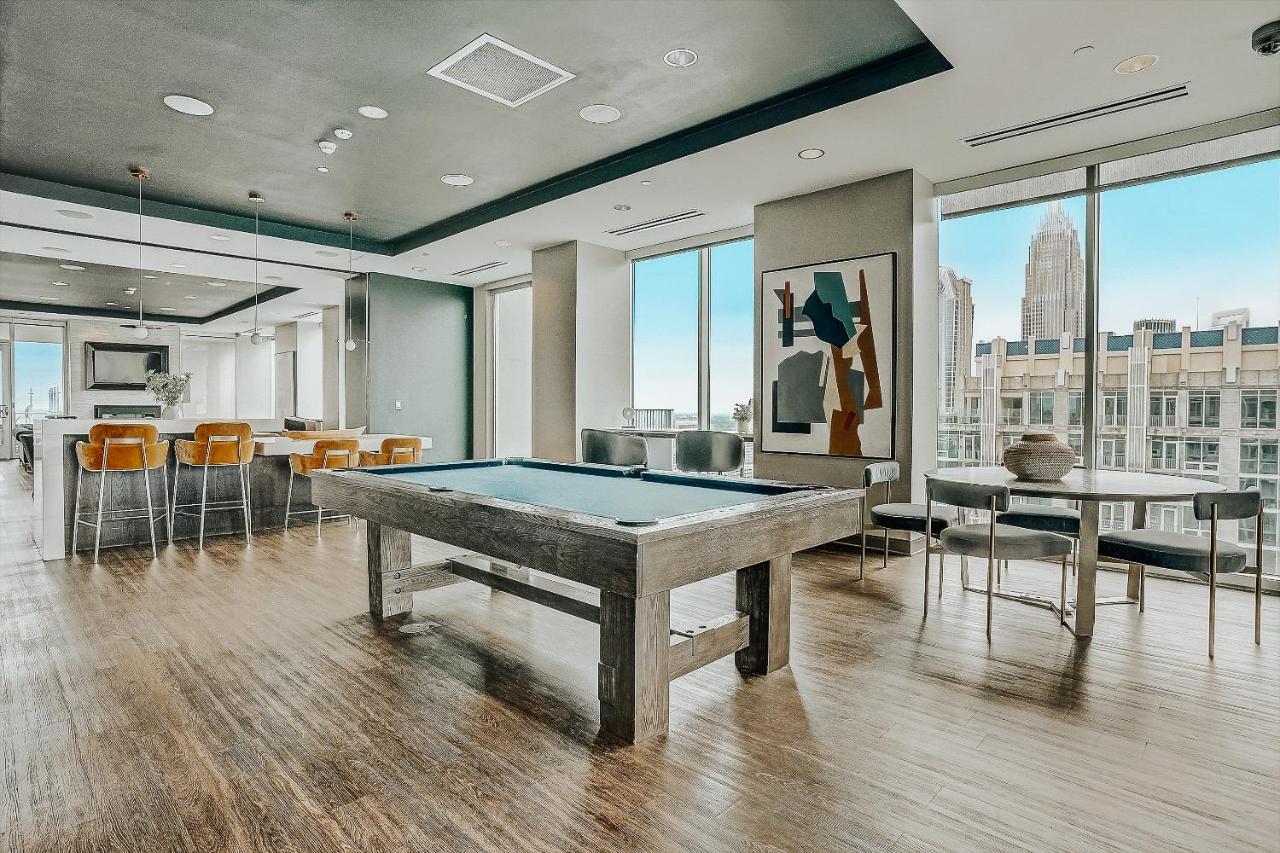 Frontdesk Skyhouse Apts Uptown Charlotte Apartamento Exterior foto