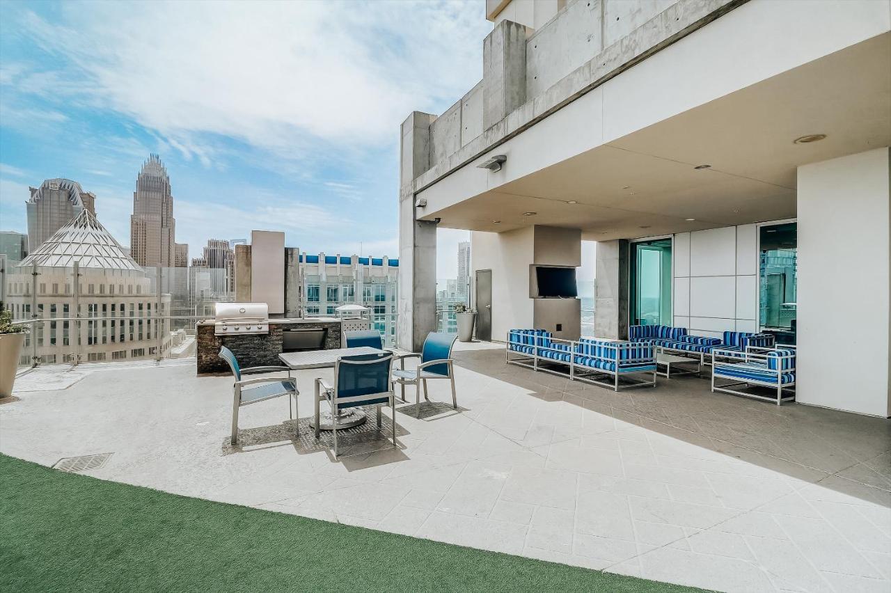 Frontdesk Skyhouse Apts Uptown Charlotte Apartamento Exterior foto